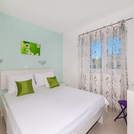 Apartments Iris Marina Zewnętrze zdjęcie