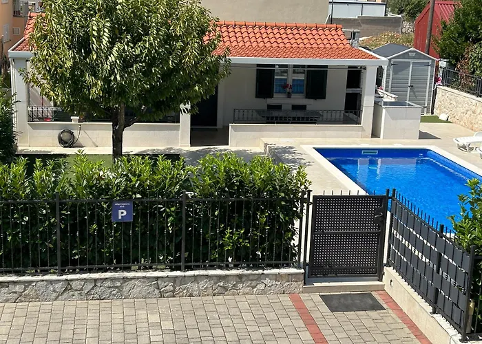Apartments Iris