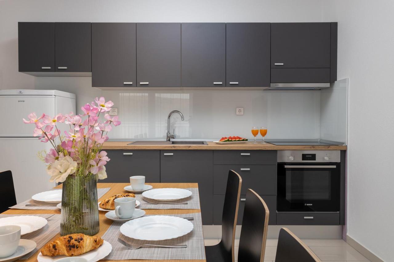 Iris Apartment
