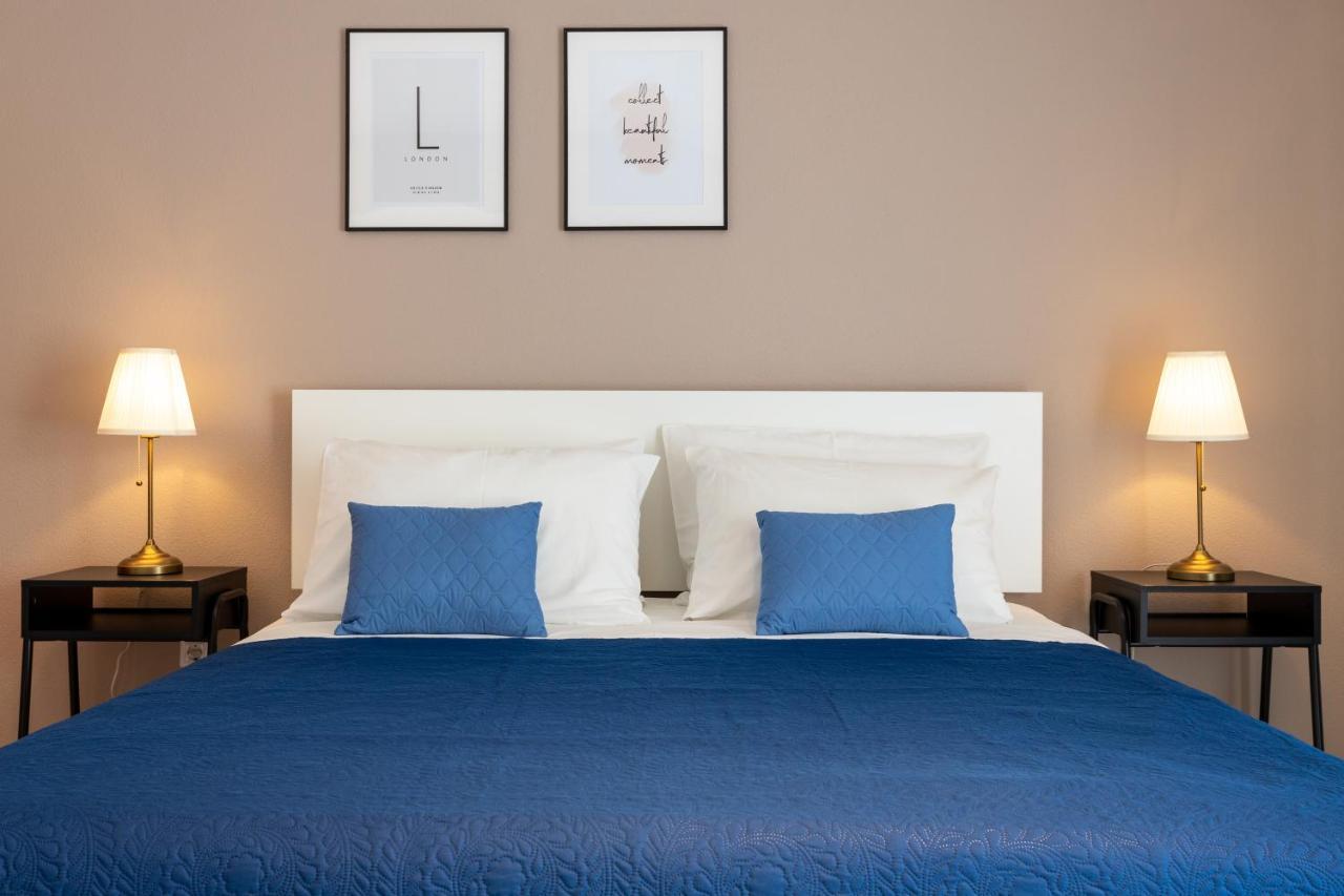 Iris Apartment *