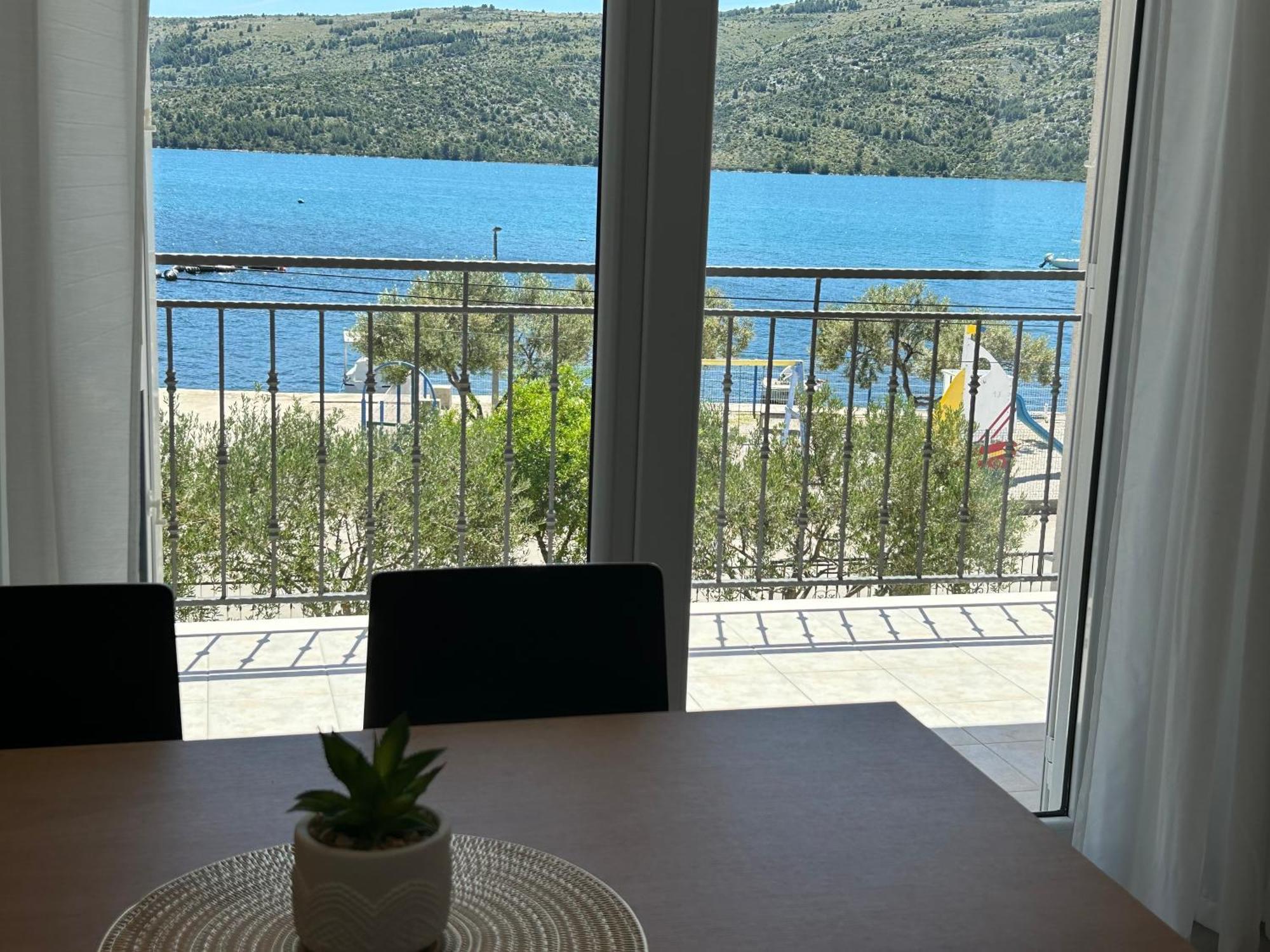 Iris Apartment Marina