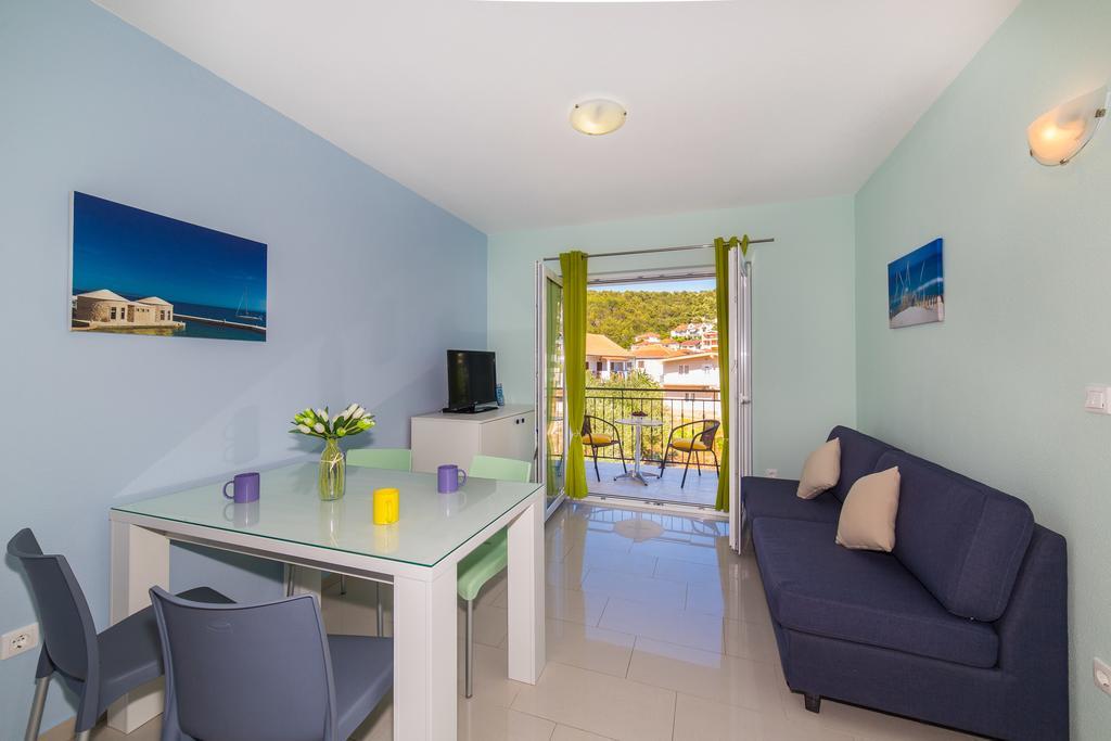 Iris Apartment Marina