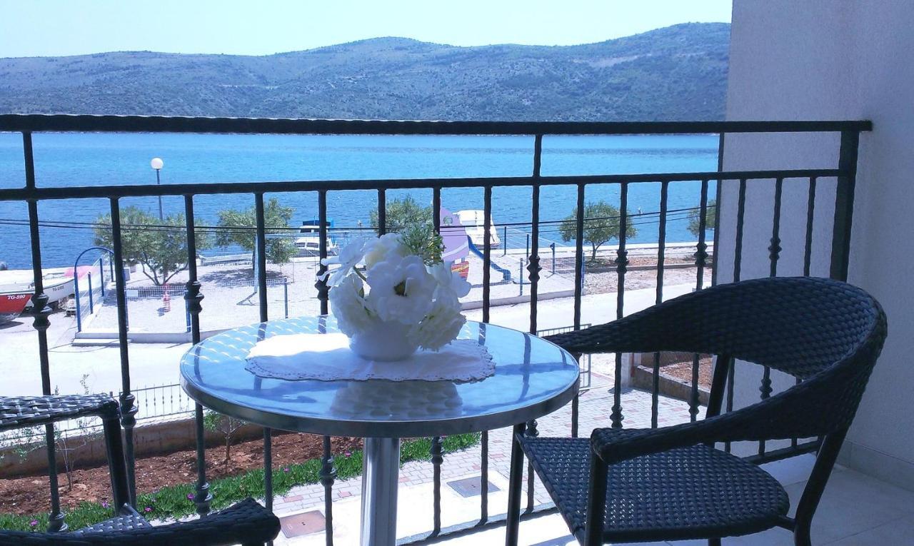 Iris Apartment Marina